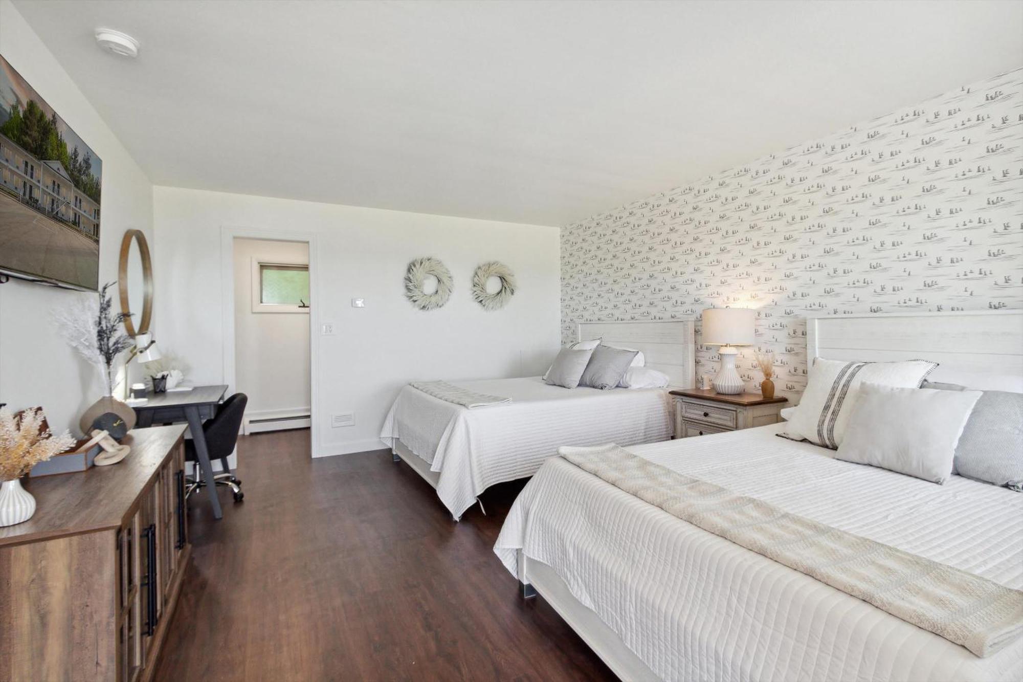 Self Check-In Lake Views Workspace 2 Queen Beds Vila Petoskey Exterior foto